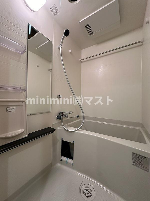 プレサンス堺筋本町エグゼブランの浴室