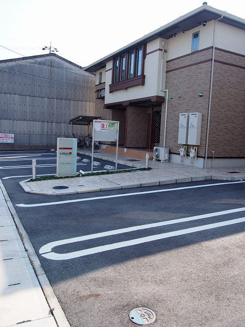 ラデュレⅠの駐車場