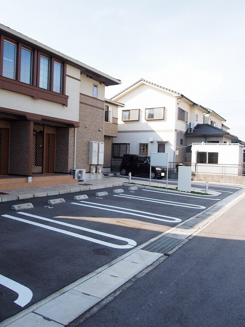 ラデュレⅠの駐車場