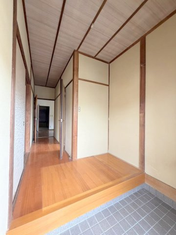 広島市安佐北区亀山南３丁目の一戸建ての玄関