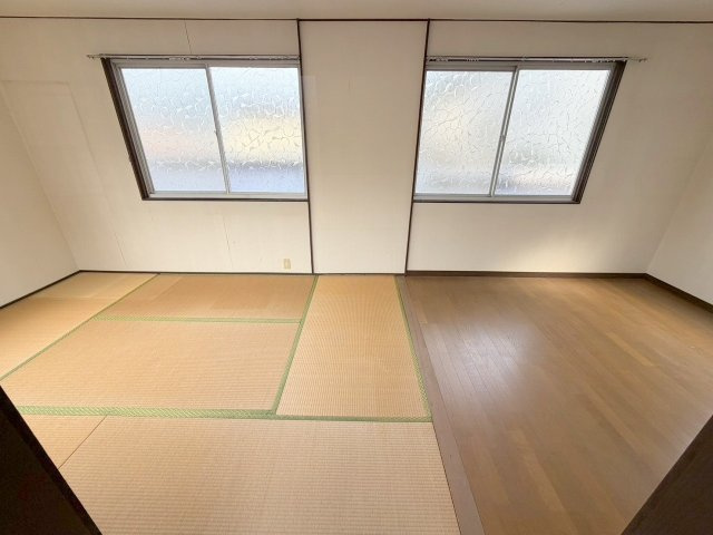 広島市安佐北区亀山南３丁目の一戸建ての居間・リビング