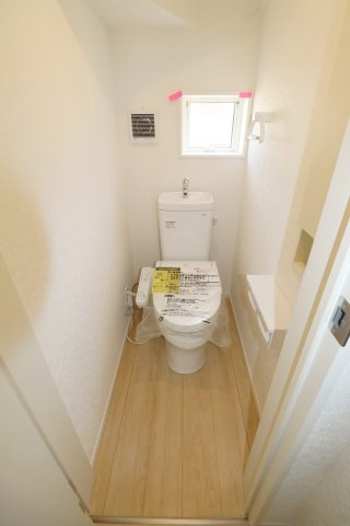 鏡石町鏡沼　　　１号棟　　　鏡石第１小学校、鏡石中学区のトイレ|※同社施工例