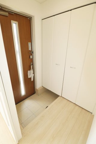 鏡石町鏡沼　　　１号棟　　　鏡石第１小学校、鏡石中学区の玄関|※同社施工例
