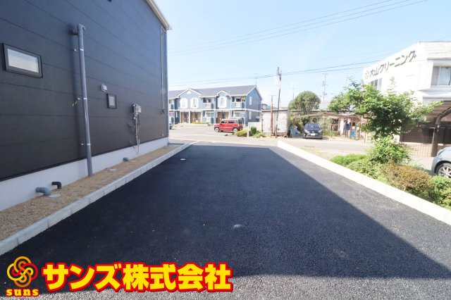 鏡石町鏡沼　　　１号棟　　　鏡石第１小学校、鏡石中学区の外観