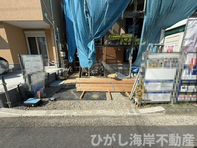 茅ヶ崎市高田３丁目　新築戸建の駐車場|8月21日撮影　工事中　駐車スペース