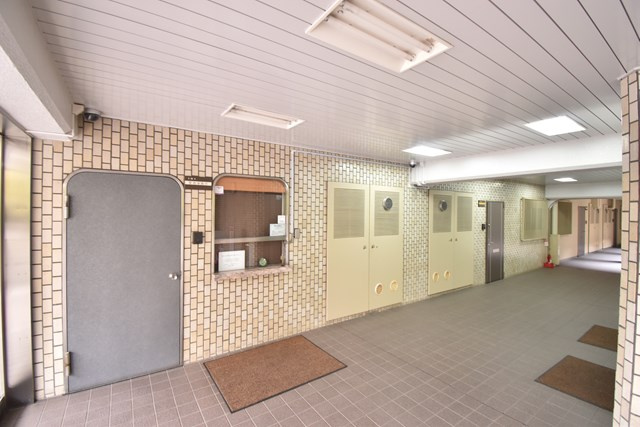 【ロビー】 | 桃山台レックスマンション | こちらのサイトに掲載されている全ての物件が、当社にてご紹介可能です！気になる物件がありましたら、弊社スタッフまでお気軽にお問合せ下さいませ。