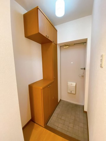 ハイツサルーンⅢの玄関