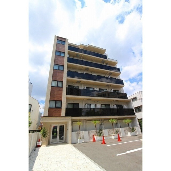 【外観】 | クレアーレ豊玉中 | 鉄筋コンクリート造のがっちりとした建物。