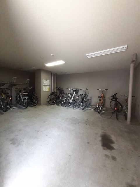 メリア北浦和の駐車場