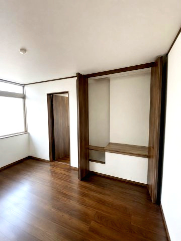 北青木4丁目の収納|6帖の居室が3部屋あるゆとりある間取
