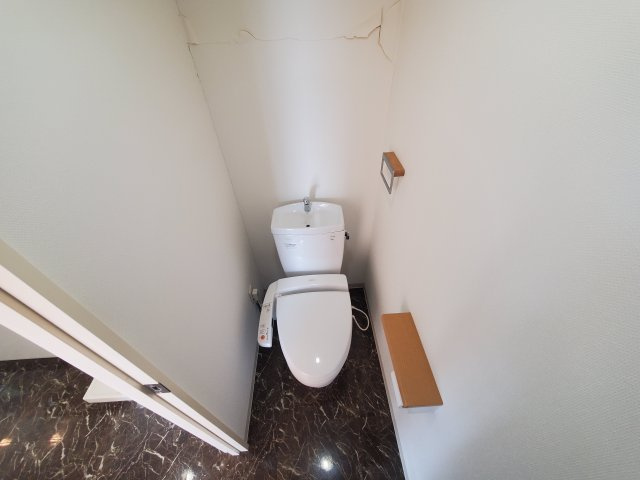 フローラガーデンのトイレ|ゆったりとした空間のトイレです
