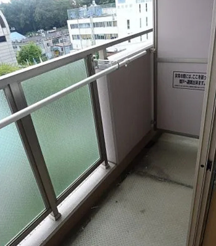 【バルコニー】