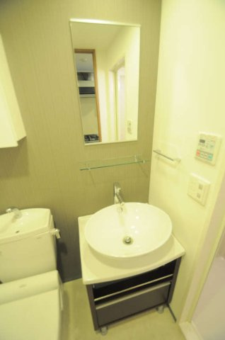 大阪市都島区中野町１丁目の賃貸マンションの洗面所