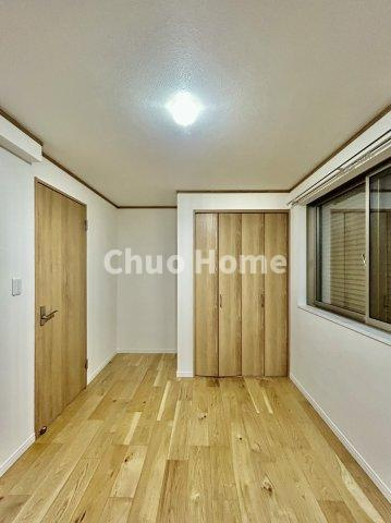 葛飾区細田1丁目中古住宅の子供部屋|【子供部屋】お子様を持つ家庭の約6割が「家族や子どものため」に購入を希望。入学後の転校を避け、広い空間でのびのび育てたいなどの親心が、家探しのきっかけになっているようです。