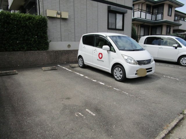 リヴァージュの駐車場|駐車場です