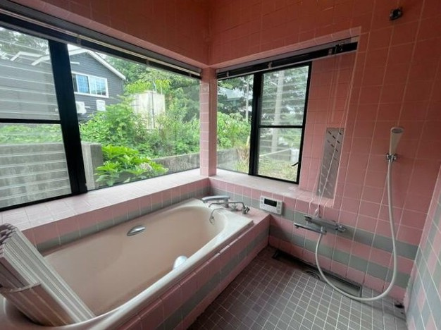大室高原　平坦で広いお庭付きの平屋建て2SLDKの浴室