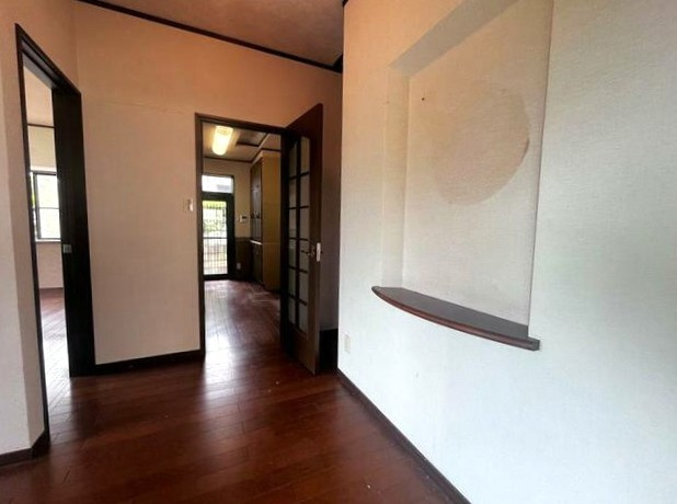 大室高原　平坦で広いお庭付きの平屋建て2SLDKの玄関