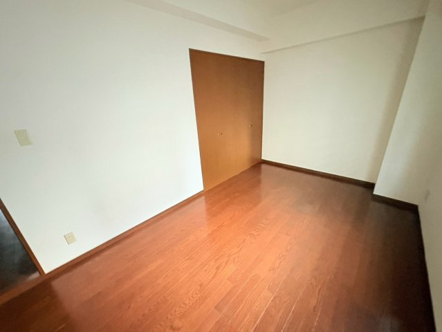 クレフ本山の居間・リビング