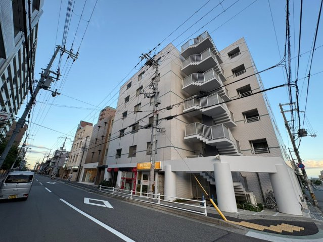 クレフ本山の外観
