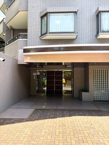 朝日マンション御殿山のエントランス|山手線「大崎」駅徒歩１１分！平成９年築・宅配ボックス付きマンション、朝日マンション御殿山は即日現地案内可能となっておりますので、お気軽にお問い合わせください！