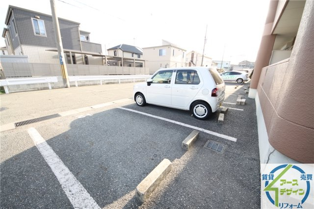 サンコーポSの駐車場