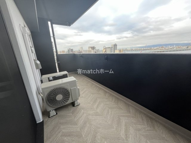 Alivis野田阪神のバルコニー