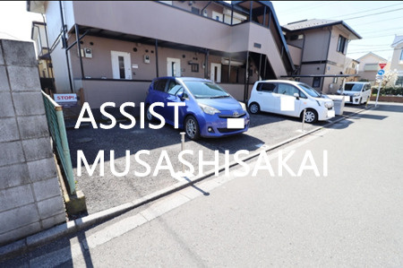 セジュール三鷹の駐車場