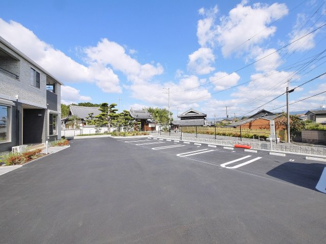 プラシード（大和郡山市）の駐車場