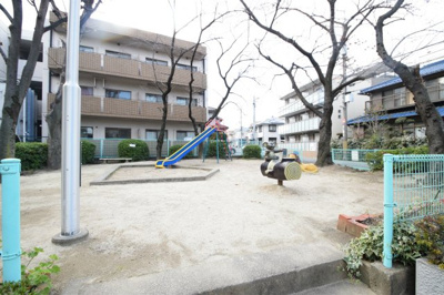 【周辺】 | 蛍池スカイハイツ | 現在ご返済中のカーローン・カードローン・教育ローンなどを住宅ローンに一本化したり、家具家電購入費用・引越し費用を住宅ローンと組み合わせるなど、お客さまにメリットの多い住宅ローンのご提案が可能です。