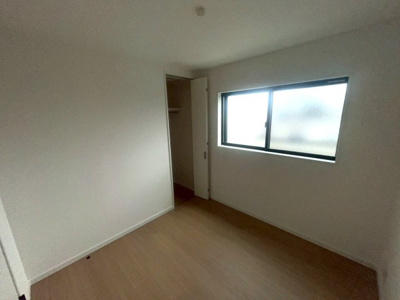 【洋室】 | 高槻市淀の原町　新築一戸建 | ■3階4.5帖洋室■全居室フローリング＋クローゼット付き