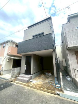【前面道路含む現地写真】 | 高槻市淀の原町　新築一戸建 | ■前面道路は西側約4.5ｍの公道です。