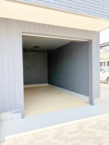 クレセントヒルズ鵠沼Ⅰの駐車場
