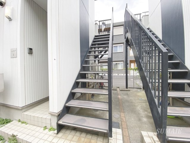 シェモアⅡのその他共用部分|共用階段です☆