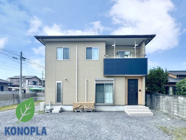 【中古戸建】館林市木戸町の外観|■外観｜94坪の敷地は外構や植栽の計画次第で自分好みにアレンジできる余白があり、住みながら楽しめる住まいです♪