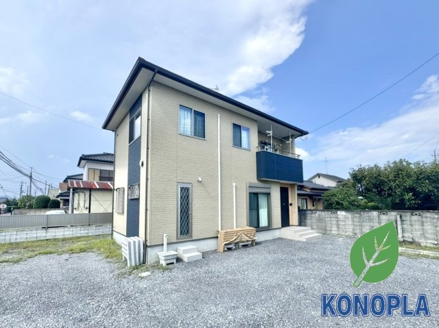 【中古戸建】館林市木戸町の外観|■外観｜いまのアパート生活で走り回るお子さんを怒ってしまった経験はありませんか？走り回ることもジャンプすることも子どもの習性です！庭付き一戸建てならお子さまも思いっきり遊べます(^^)