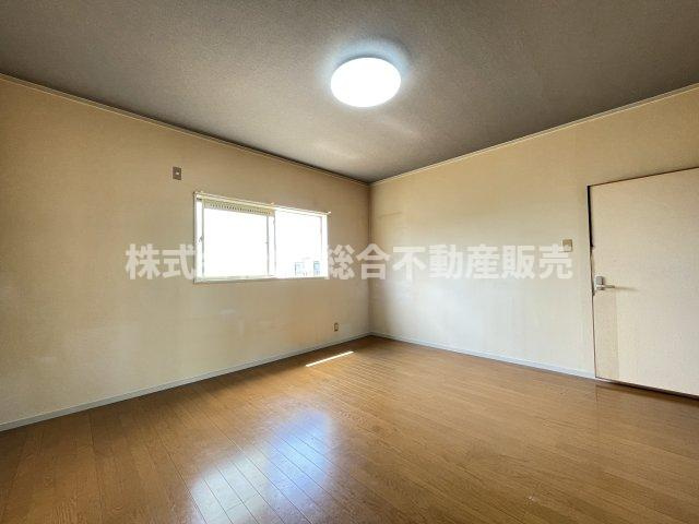 東上小阪中古戸建の洋室|シンプルで使いやすい洋室です！