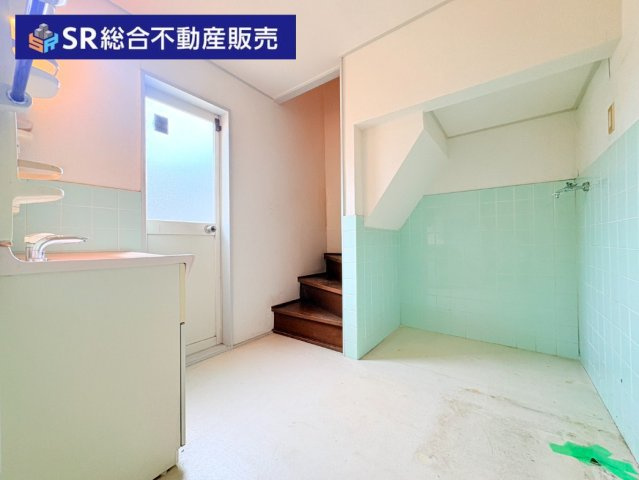東上小阪中古戸建の独立洗面台|洗面化粧台で朝の身支度に便利です！