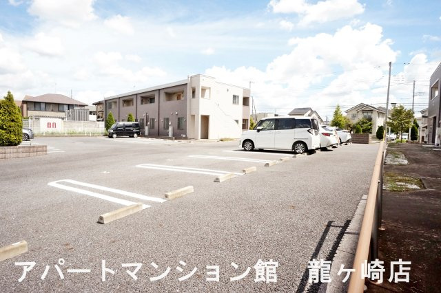 レジデンスヒルズサウスコートの駐車場