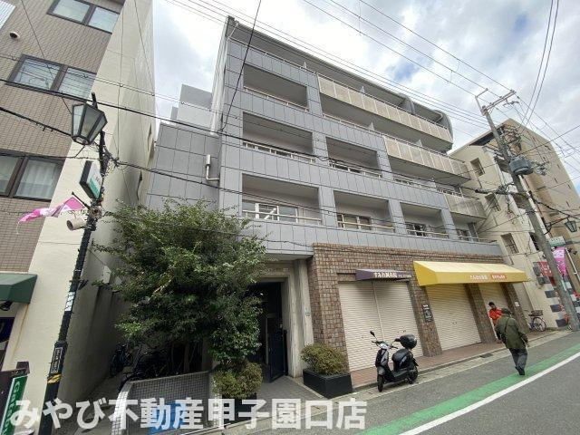 エストゥディオ甲子園口の外観