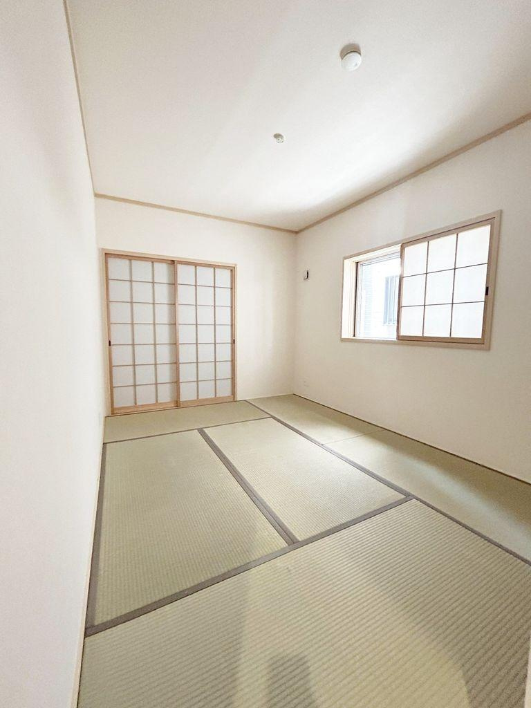 菊水通３丁目　中古一戸建ての和室|和室6.5帖
■物件内覧・資金計画相談・住宅ローン相談、リフォーム相談、お問合せ受付中■
※当日・翌日のご内覧、ご相談はお電話でのお問合せがスムーズです！