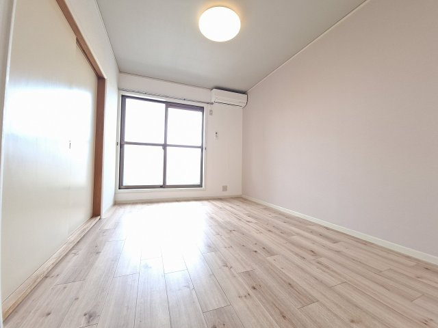 ロキシー奥住Aの居間・リビング