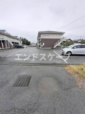 ルミエールⅡの駐車場|高崎、前橋のお部屋探しはエンドスケープまで！お客様の理想お聞かせ下さい♪