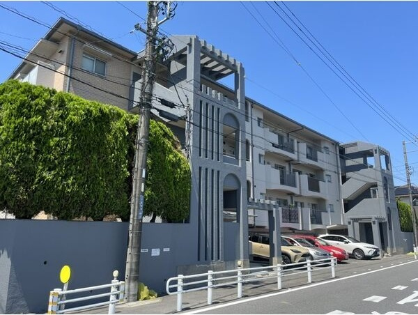 ライフ新緑の外観
