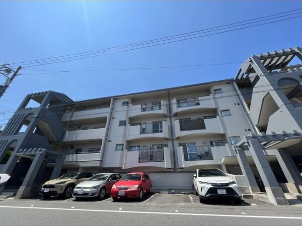 ライフ新緑の外観