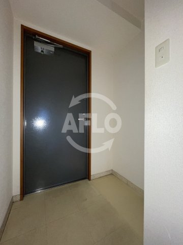 南海ハイライズフラット天下茶屋　橘小学校区の玄関|南海ハイライズフラット天下茶屋　玄関