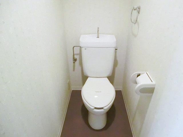 ＦＯＲＥＳＴ　ＨＯＵＳＥのトイレ|バス・トイレ別です。