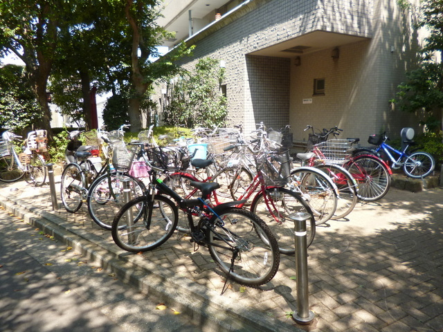 ＦＯＲＥＳＴ　ＨＯＵＳＥのその他共用部分|駐輪スペース。