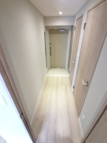 Alivis原木中山の玄関