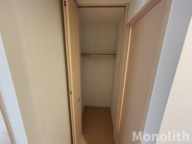 モア エクレール B棟の収納
