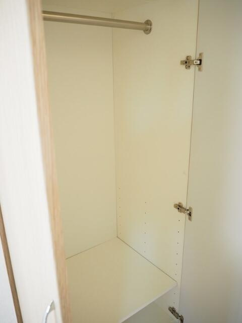 ルーブル三軒茶屋伍番館|クローゼット
